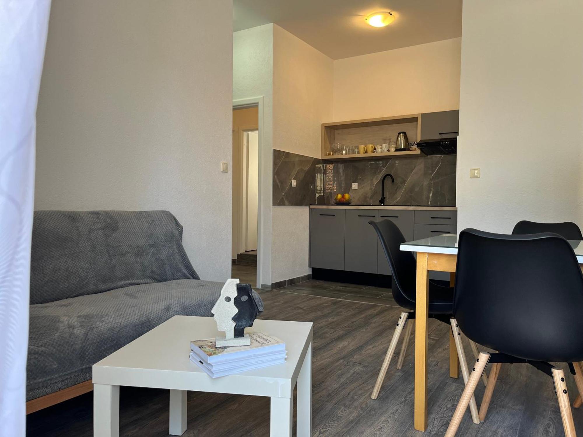 Apartment Makarska M&I, Free Private Parking Экстерьер фото
