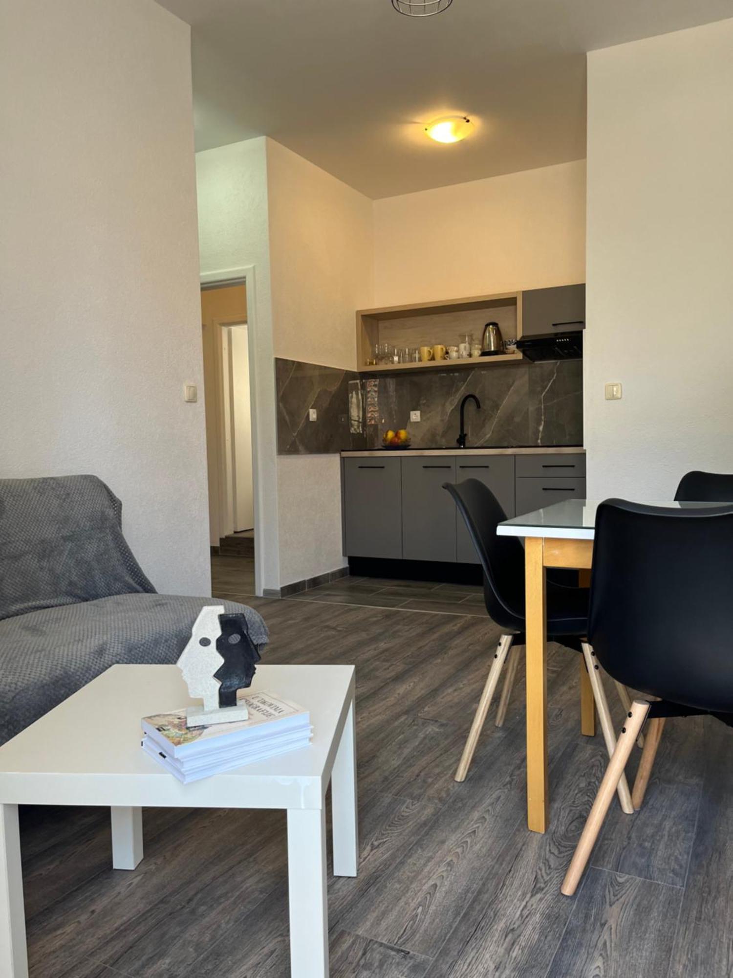 Apartment Makarska M&I, Free Private Parking Экстерьер фото