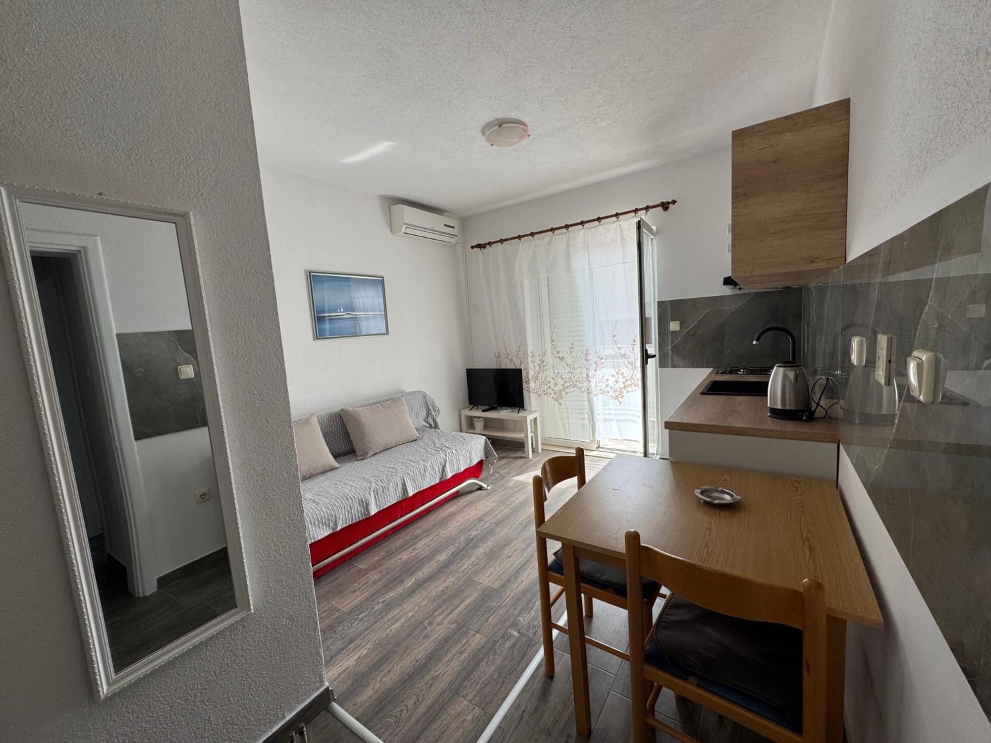 Apartment Makarska M&I, Free Private Parking Экстерьер фото