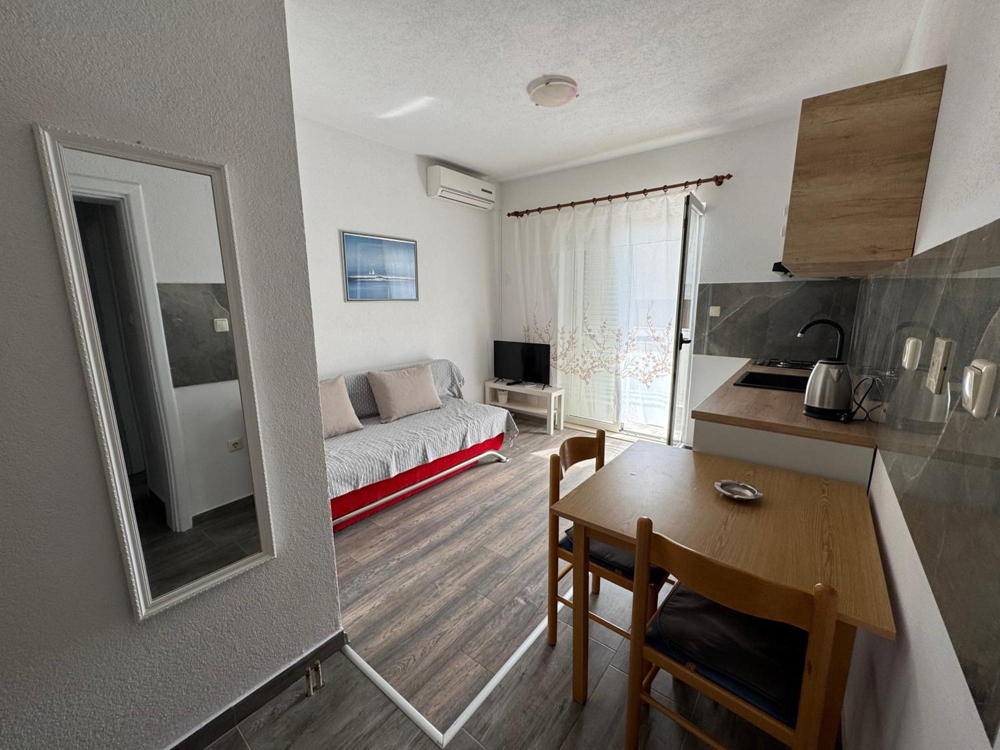 Apartment Makarska M&I, Free Private Parking Экстерьер фото