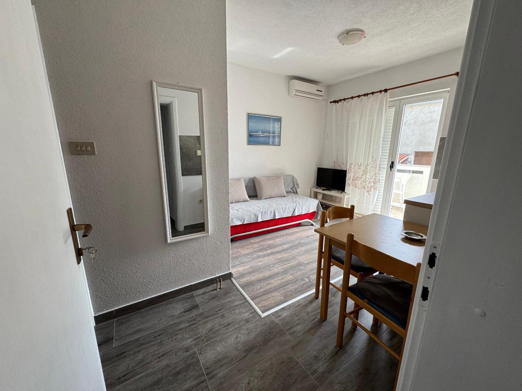 Apartment Makarska M&I, Free Private Parking Экстерьер фото