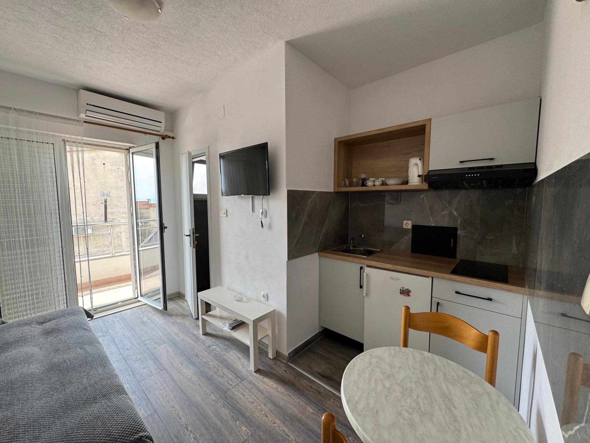 Apartment Makarska M&I, Free Private Parking Экстерьер фото