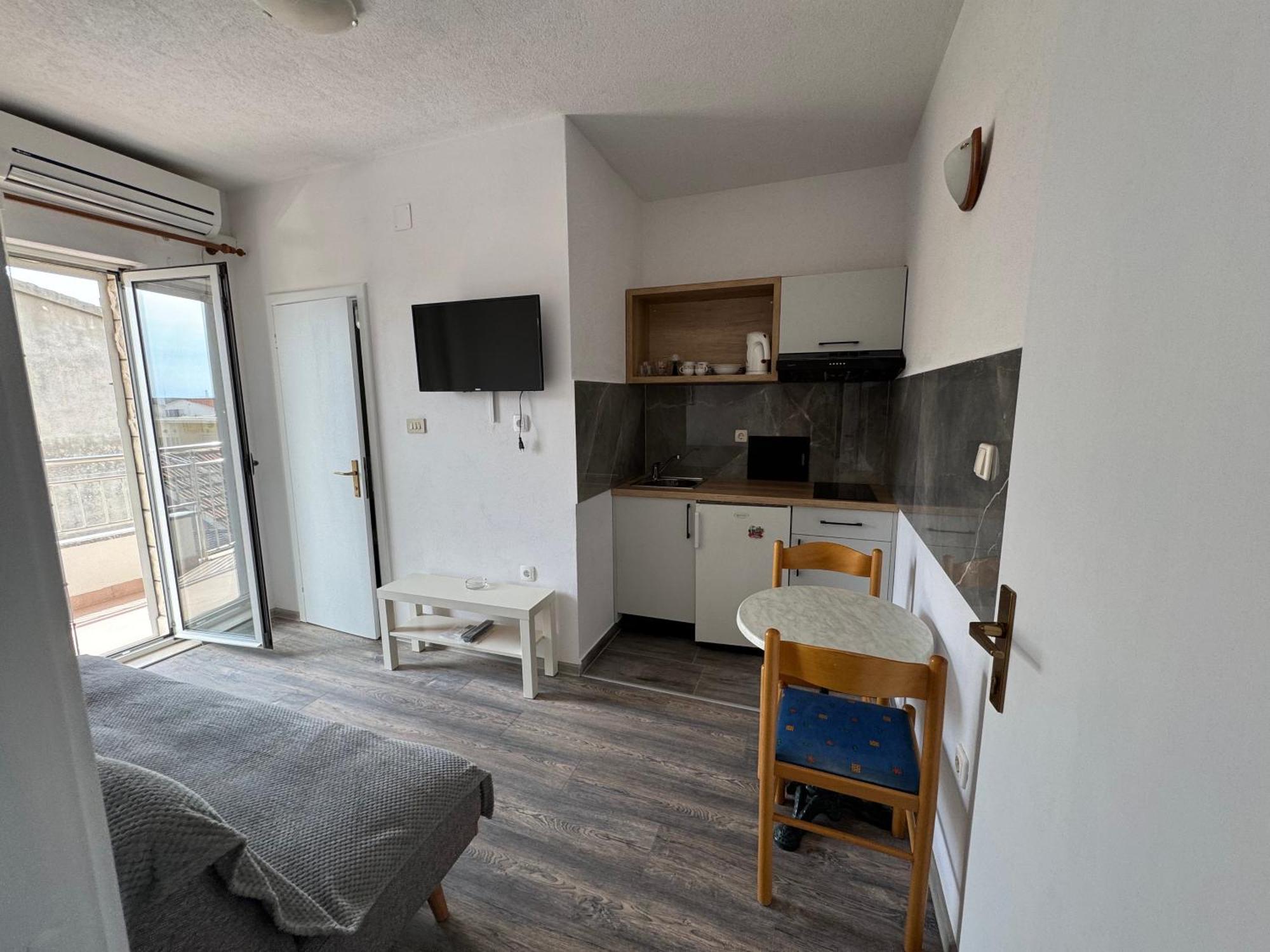 Apartment Makarska M&I, Free Private Parking Экстерьер фото